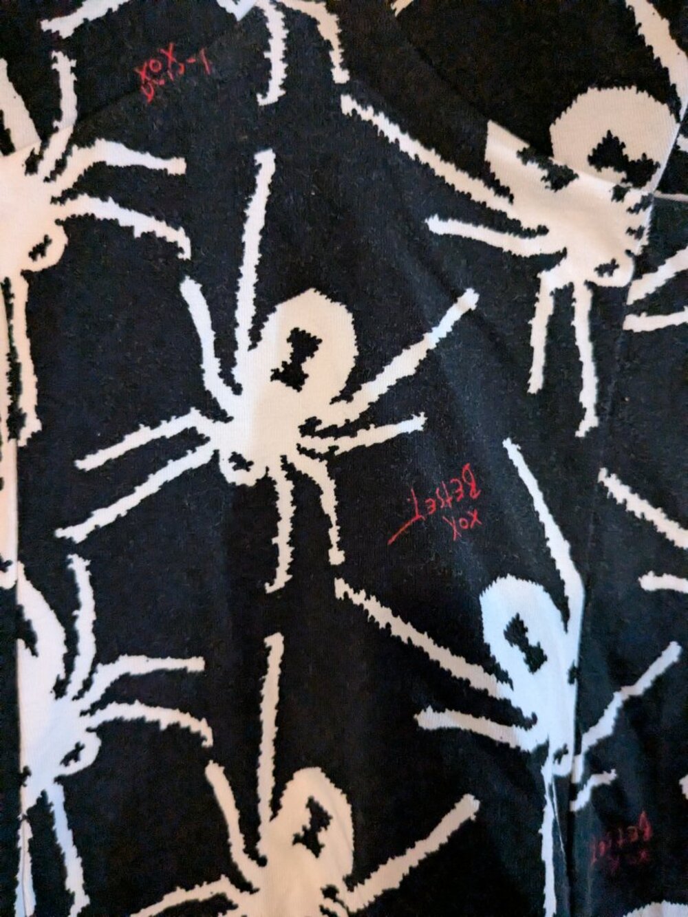 Betsey Johnson Spider Print Top - Picture 2 of 4